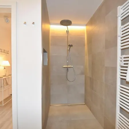 Doppelhaushälfte Huus Heimat * Böhl