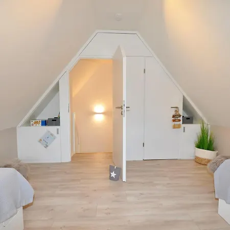 Doppelhaushaelfte Huus Heimat Holiday home Bohl