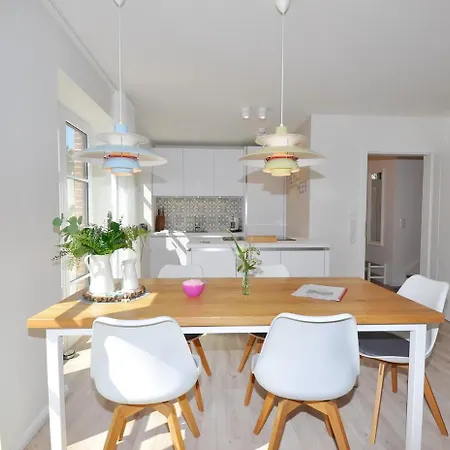 Doppelhaushaelfte Huus Heimat Holiday home Bohl