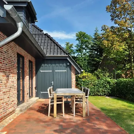 Holiday home Doppelhaushaelfte Huus Heimat Bohl
